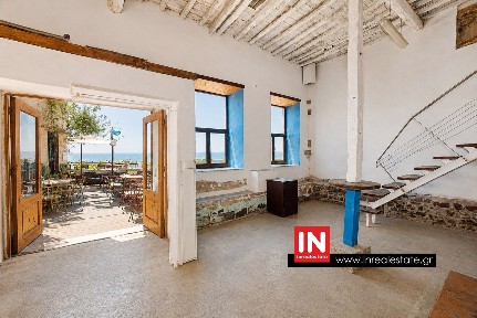Κτίριο, 230τ. μ.