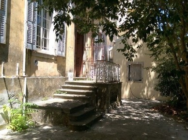 Διαμέρισμα, 700τ. μ.