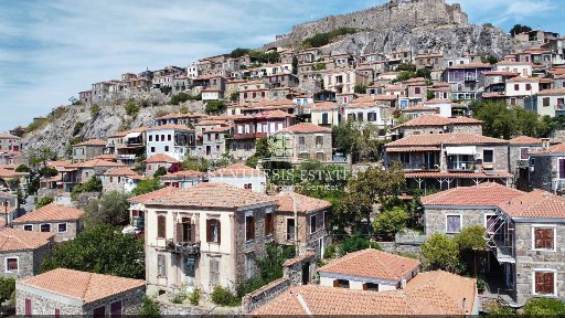 Μονοκατοικία, 90τ. μ.