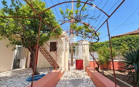 Μονοκατοικία, 185τ. μ.