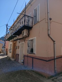 Μονοκατοικία, 80τ. μ.