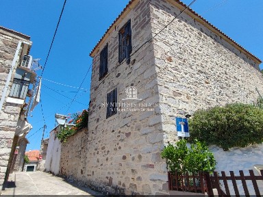 Μονοκατοικία, 105τ. μ.