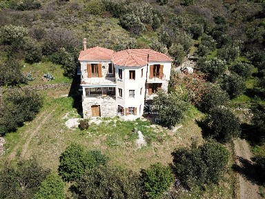 Μονοκατοικία, 304τ. μ.