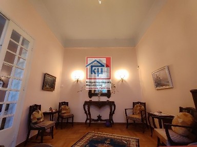 Μονοκατοικία, 300τ. μ.