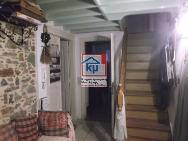 Μονοκατοικία, 271τ. μ.