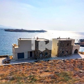 Μονοκατοικία, 270τ. μ.