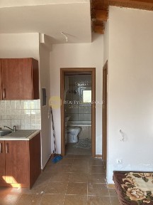 Κτίριο, 450τ. μ.
