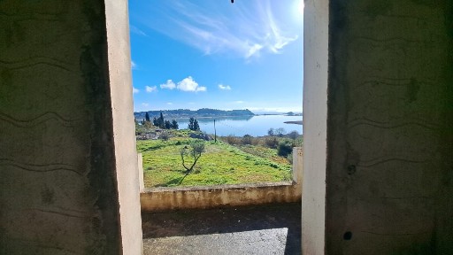 Κτίριο, 300τ. μ.