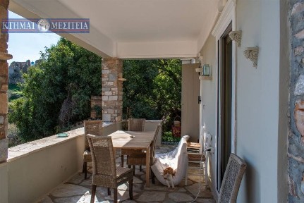 Μονοκατοικία, 245τ. μ.