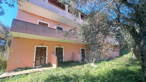 Συγκρότημα διαμερισμάτων, 400τ. μ.