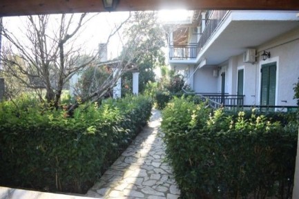 Λοιπές κατηγορίες, 565τ. μ.