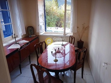 Κτίριο, 230τ. μ.