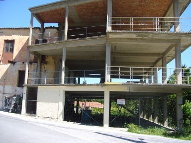 Κτίριο, 555τ. μ.