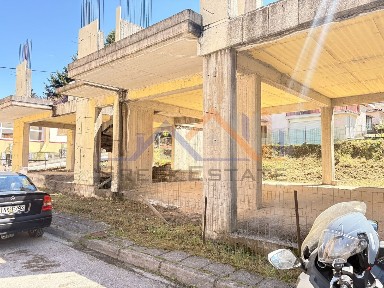Κτίριο, 350τ. μ.