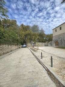 Συγκρότημα διαμερισμάτων, 250τ. μ.