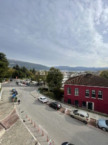 Συγκρότημα διαμερισμάτων, 200τ. μ.