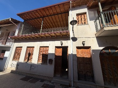 Κτίριο, 175τ. μ.