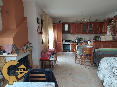 Κτίριο, 330τ. μ.
