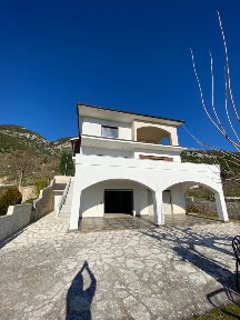 Συγκρότημα διαμερισμάτων, 378τ. μ.