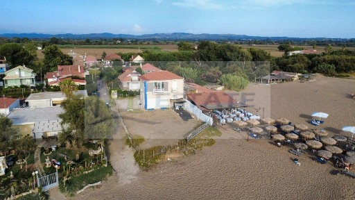Κτίριο, 240τ. μ.