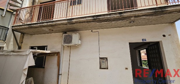 Μονοκατοικία, 80τ. μ.