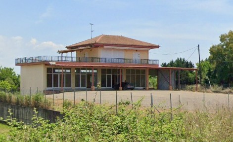 Κτίριο, 400τ. μ.