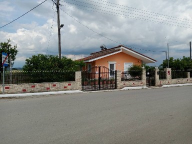 Μονοκατοικία, 110τ. μ.