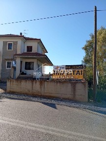 Μονοκατοικία, 296τ. μ.