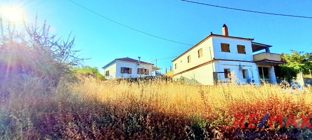 Μονοκατοικία, 50τ. μ.