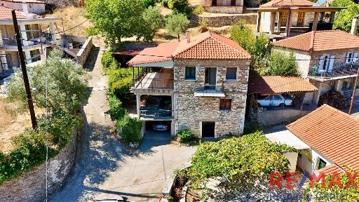 Μονοκατοικία, 60τ. μ.