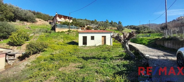 Μονοκατοικία, 53τ. μ.