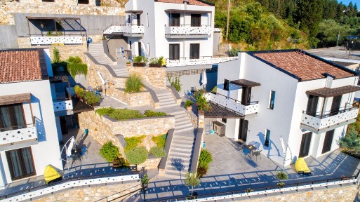 Συγκρότημα διαμερισμάτων, 330τ. μ.