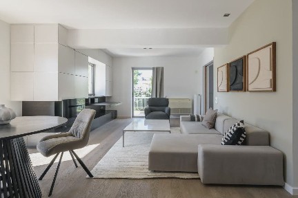 Γλυφάδα (Αθήνα - Νότια Προάστια), KIPROU 25