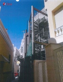 Κτίριο, 165τ. μ.