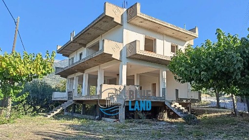 Μονοκατοικία, 420τ. μ.