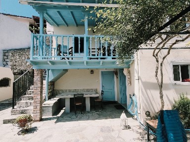 Μονοκατοικία, 90τ. μ.