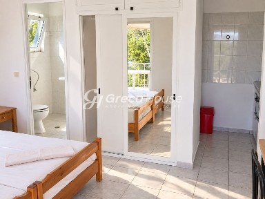Συγκρότημα διαμερισμάτων, 182τ. μ.