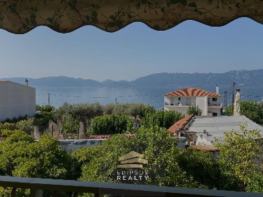 Συγκρότημα διαμερισμάτων, 240τ. μ.