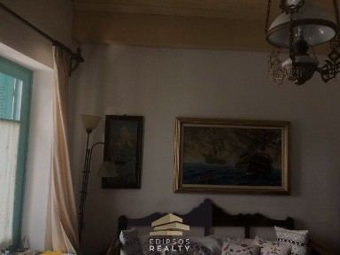 Κτίριο, 255τ. μ.