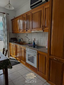Κτίριο, 565τ. μ.