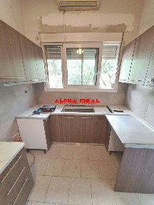 Κτίριο, 270τ. μ.