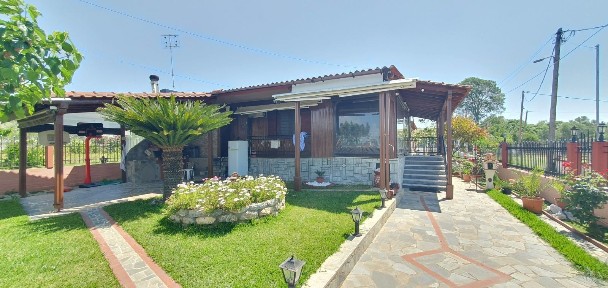Μονοκατοικία, 100τ. μ.
