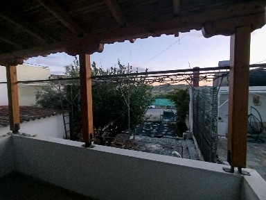 Μονοκατοικία, 75τ. μ.
