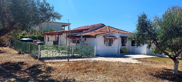 Μονοκατοικία, 90τ. μ.
