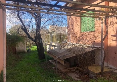 Κτίριο, 150τ. μ.
