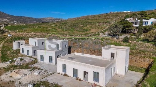 Συγκρότημα διαμερισμάτων, 330τ. μ.