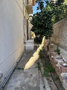 Κτίριο, 220τ. μ.