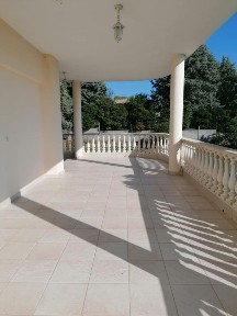 Μονοκατοικία, 185τ. μ.
