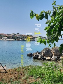Μονοκατοικία, 300τ. μ.