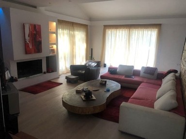 Μονοκατοικία, 320τ. μ.